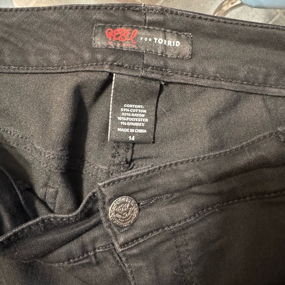 Torrid black jeans size 14. - Picture 4 of 9